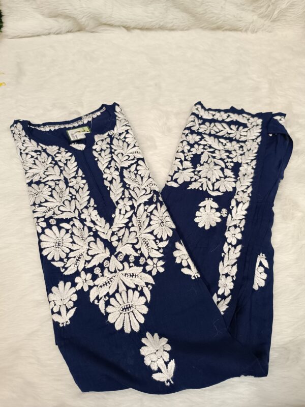 Modal Chikankari Kurti With Heavy Front & Back Thread Work