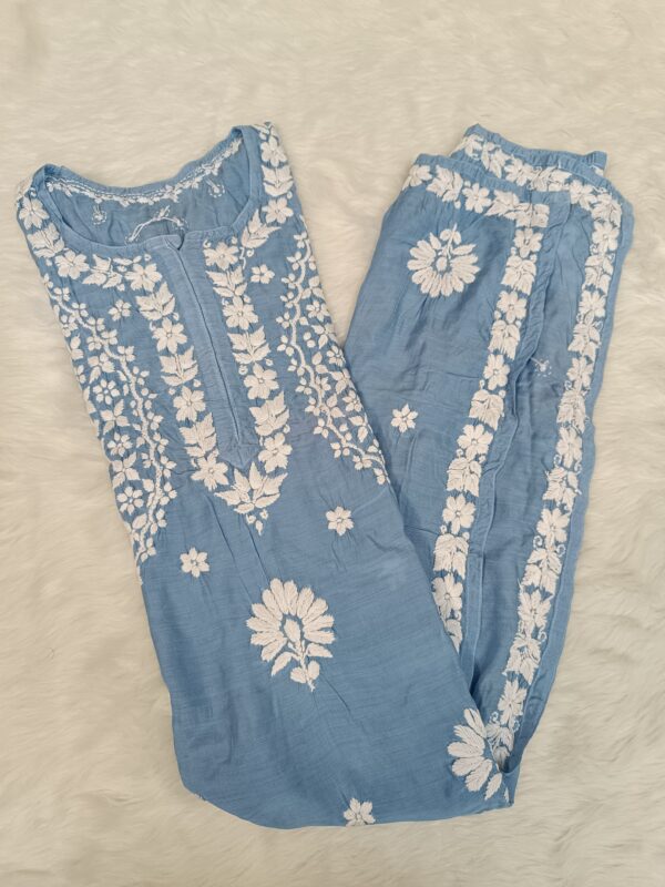 Maslin Jacket Pattern Chikankari Kurti With 3D Front & Back Thread Work
