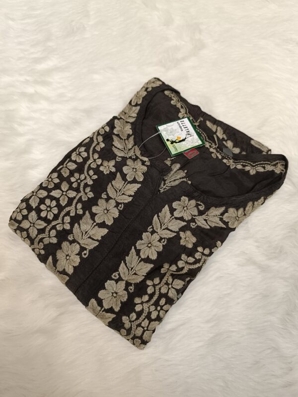 Maslin Jacket Pattern Chikankari Kurti With 3D Front & Back Thread Work