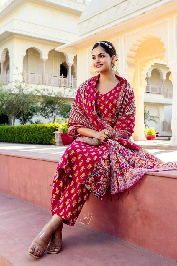 Authentic Chikankari Kurtis – Anu’s Fashion Palette