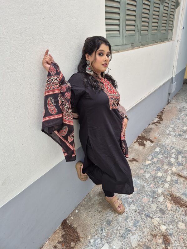 Authentic Chikankari Kurtis – Anu’s Fashion Palette