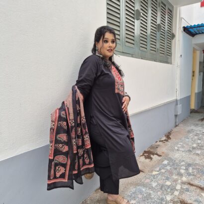 Authentic Chikankari Kurtis – Anu’s Fashion Palette