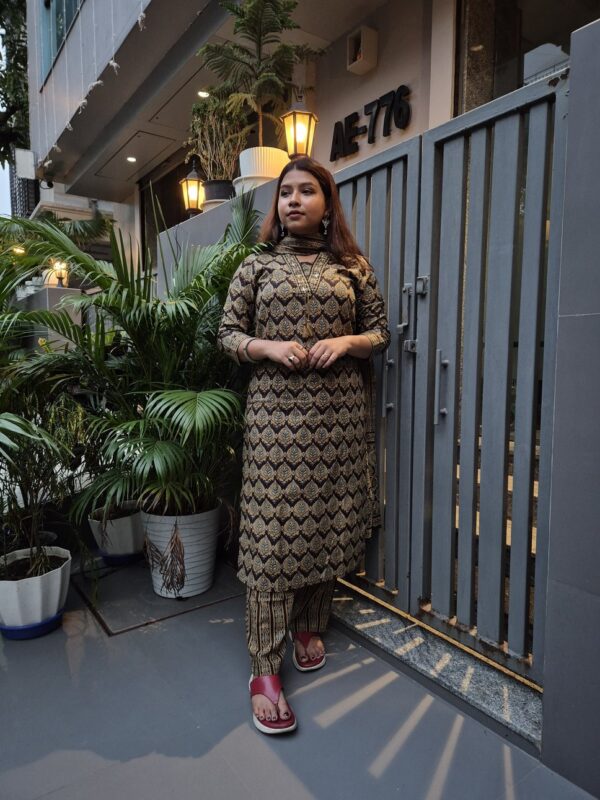 Authentic Chikankari Kurtis – Anu’s Fashion Palette