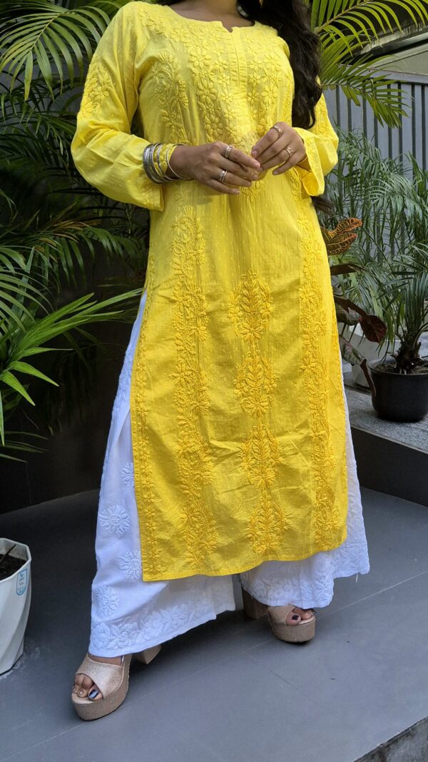 Self-dual dobby cotton chikankari kurti