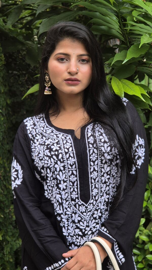 Modal chikankari kurti