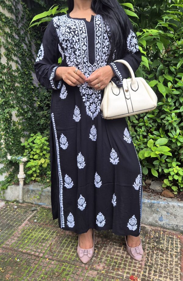 Modal chikankari kurti