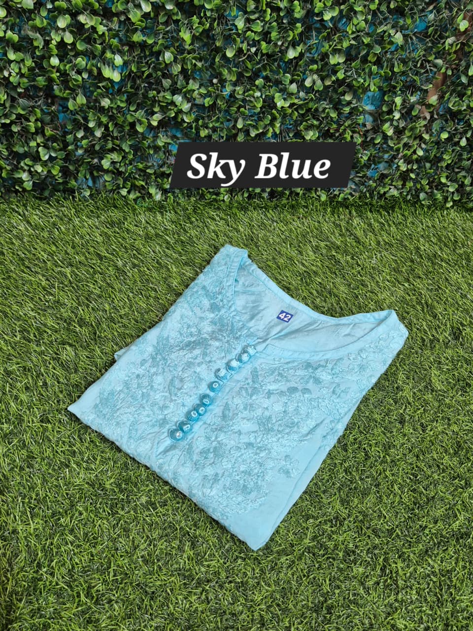 Chanderi chikankari self short top