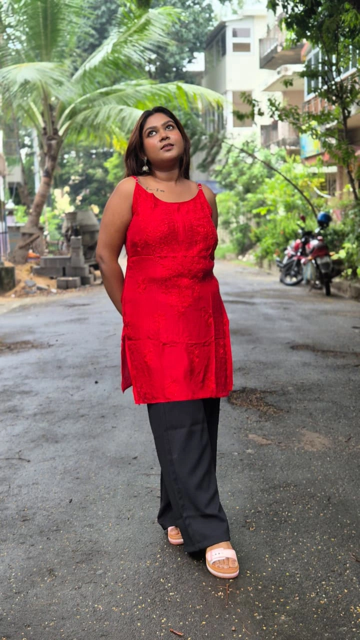 Maslin Noodles Strap Short Chikenkari Kurti