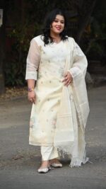 Kota 3-Piece set With Sweet Heart Neck Kurti With Heavy Embroidered Dupatta - Image 3