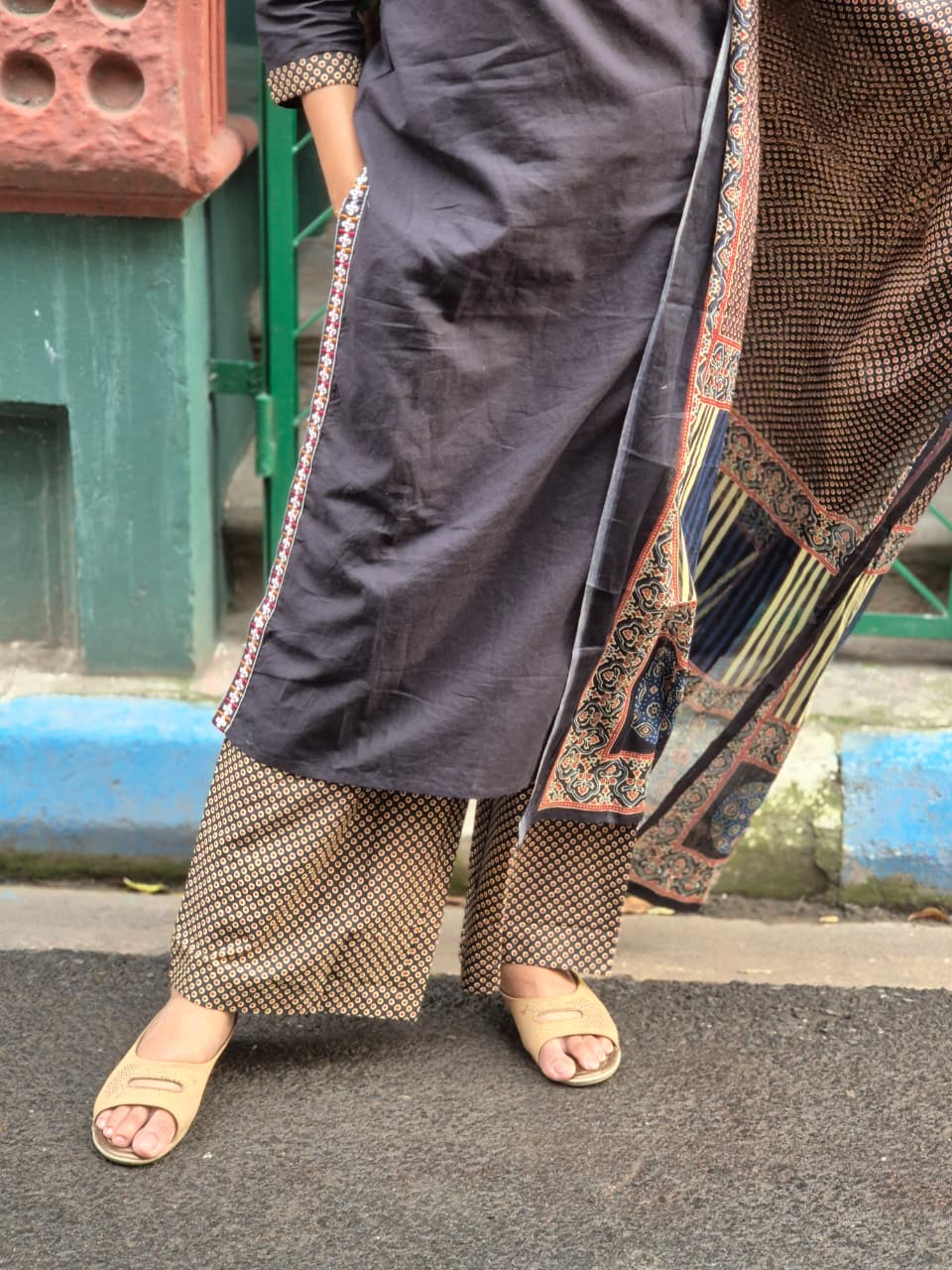 Mul Cotton 3 Piece Set With Patch Work