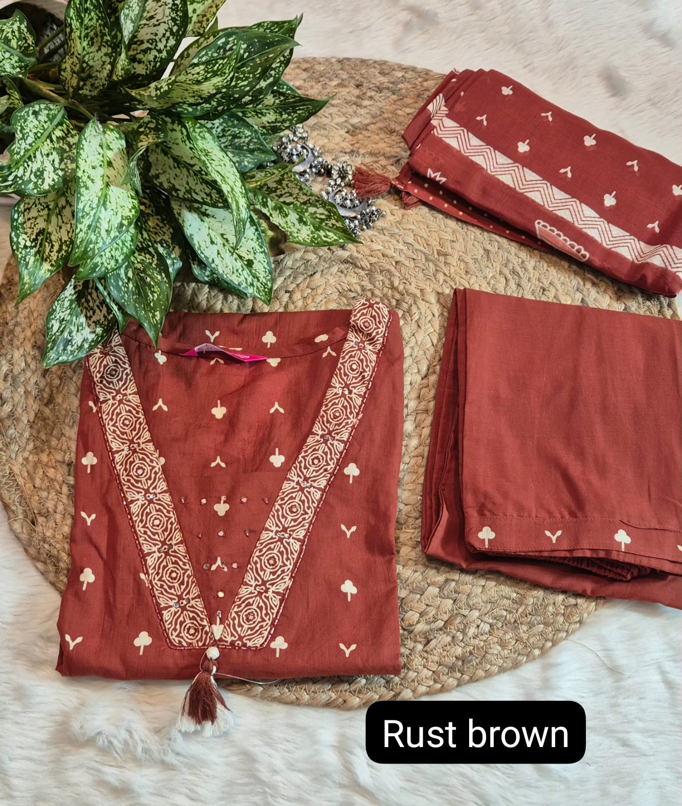 Mul cotton v tye neck 3pc set