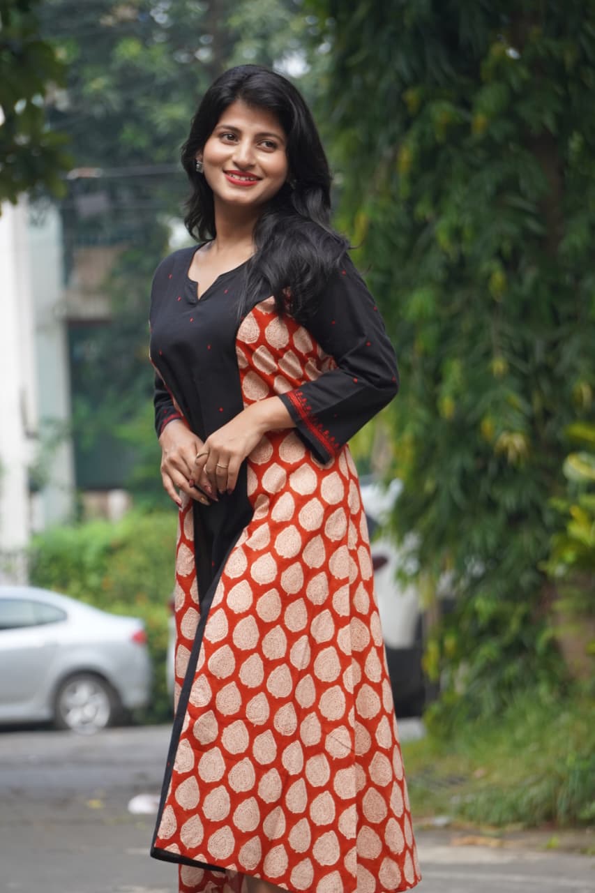 472e7dd4-3a46-4028-bd66-ba2baaf2ae89 Rust Orang Side Pannel Kurti - Image 1
