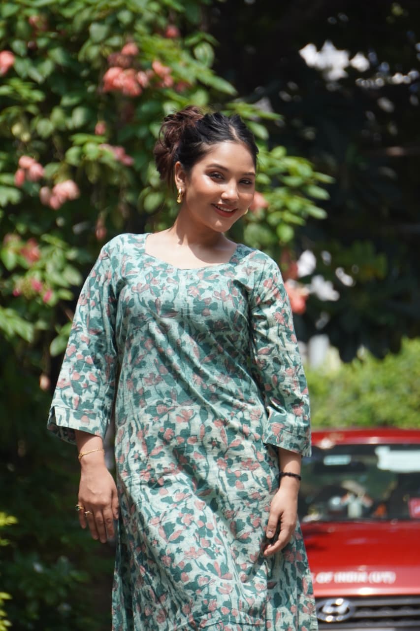 f44bea27-a35e-4377-a6bd-15157918f8c6 Pomegranate Handblock Cotton Kurti - Image 1